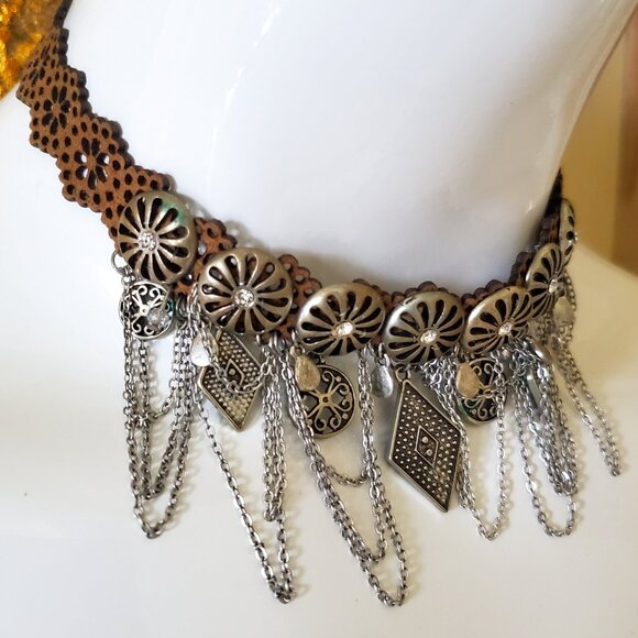 Leather Choker Dangles Crystals Necklace - Picture 3 of 7
